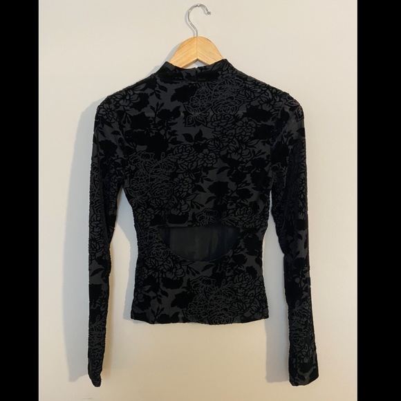 Guess velvet floral top - Picture 2 of 3